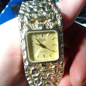 Risa Vintage Women's Watch In VERY GOOD CONDITION!!!